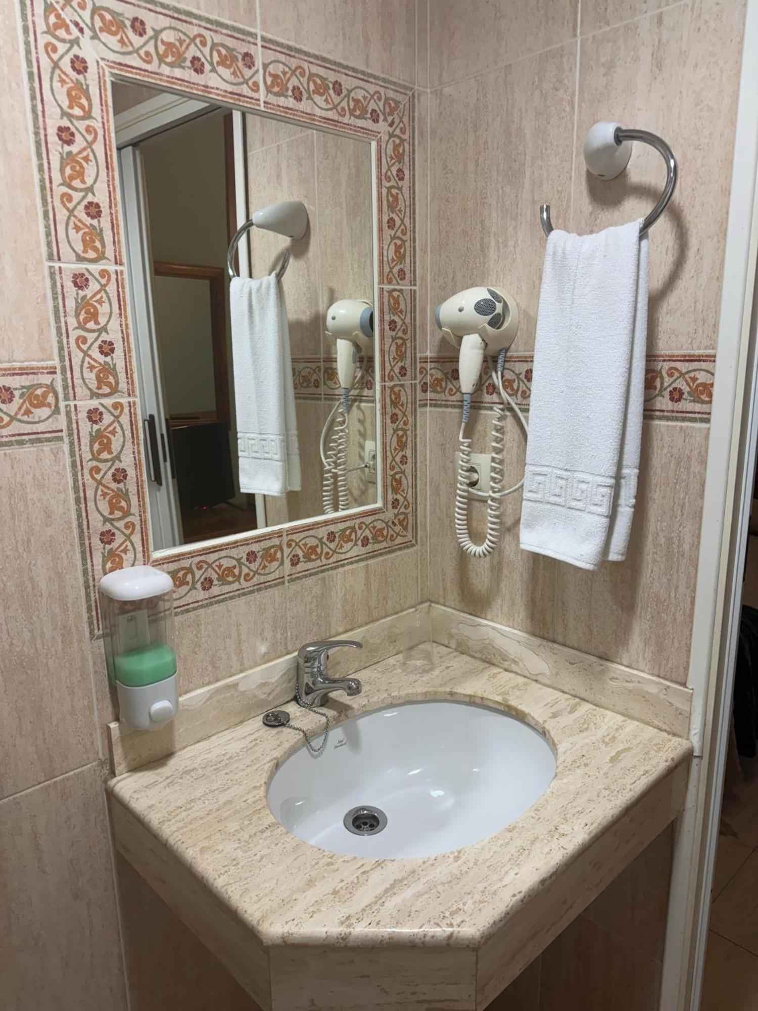 Hostal Joaquin Las Ventas con Pena Aguilera Zewnętrze zdjęcie